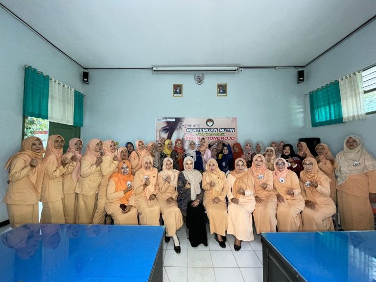 Pertemuan Rutin Dharma Wanita Persatuan dan Lomba Mempercantik Diri dengan Riasan Natural (Beauty Class)