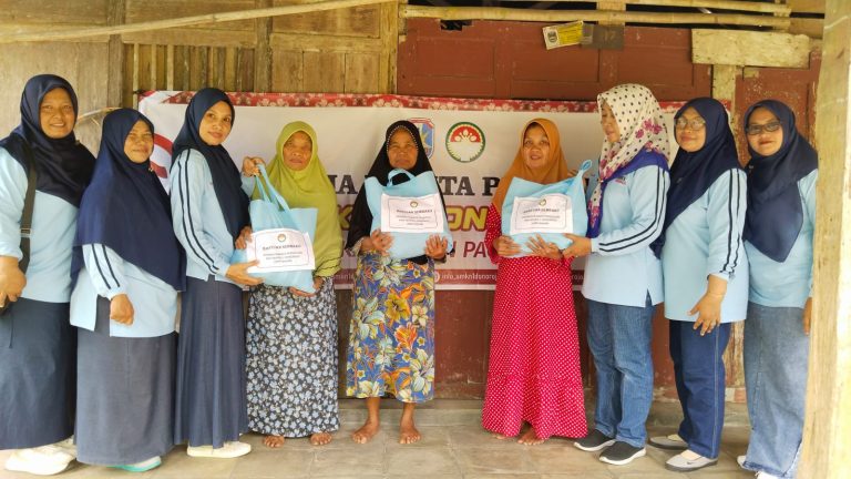 Memperingati HUT SMK Negeri 1 Donorojo ke 17 dan Pemberian Bantuan  Sembako Kepada Warga Sekitar Sekolah